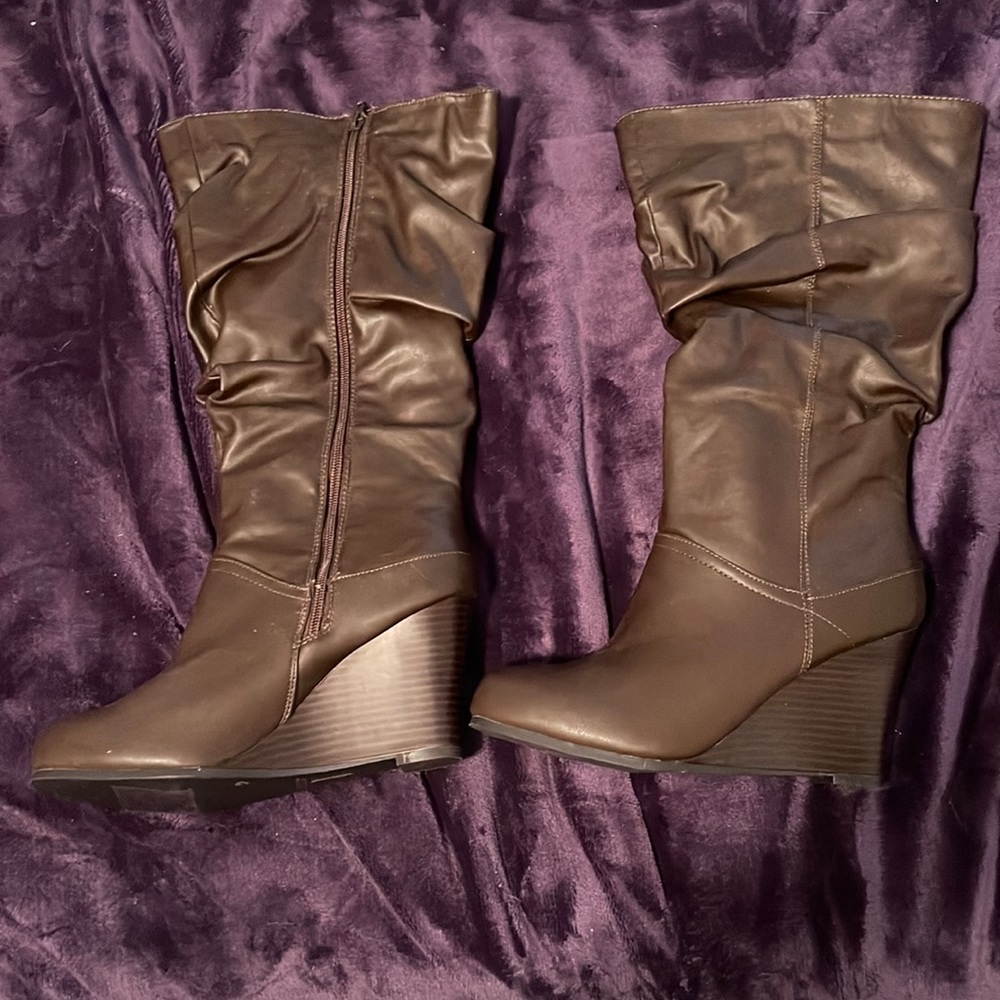 New without tags brown knee high wedge boots size 10